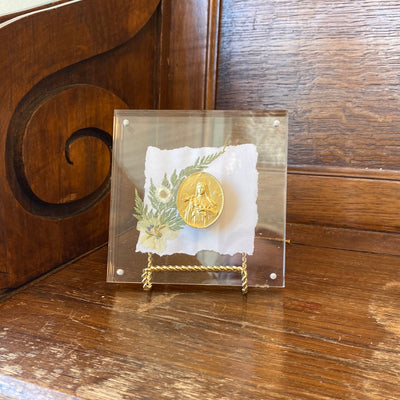 Therese pressed floral acrylic frame