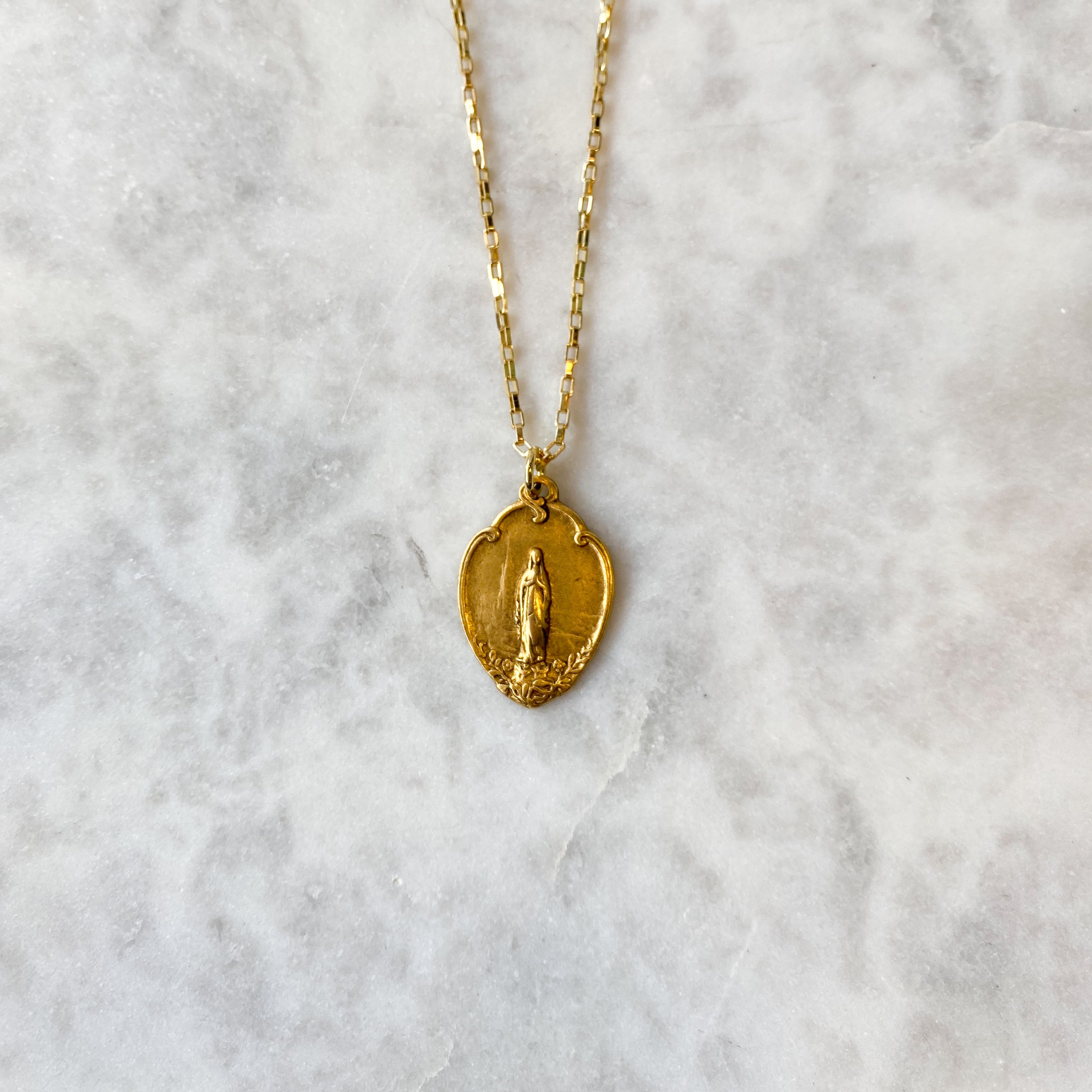 Shield of Mary Pendant - Straight Bar Chain