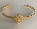 BR3WAY HAMMERED THIN CUFF WITH 3 WAY MEDAL