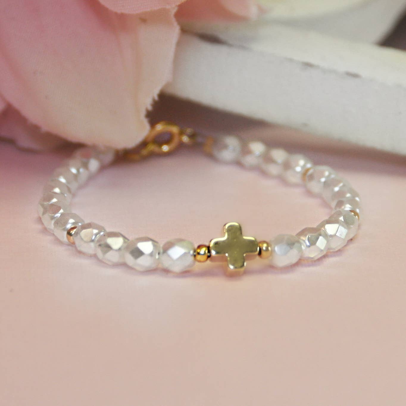 Fancy Pearls Golden Cross 5" Bracelet  CJ-574
