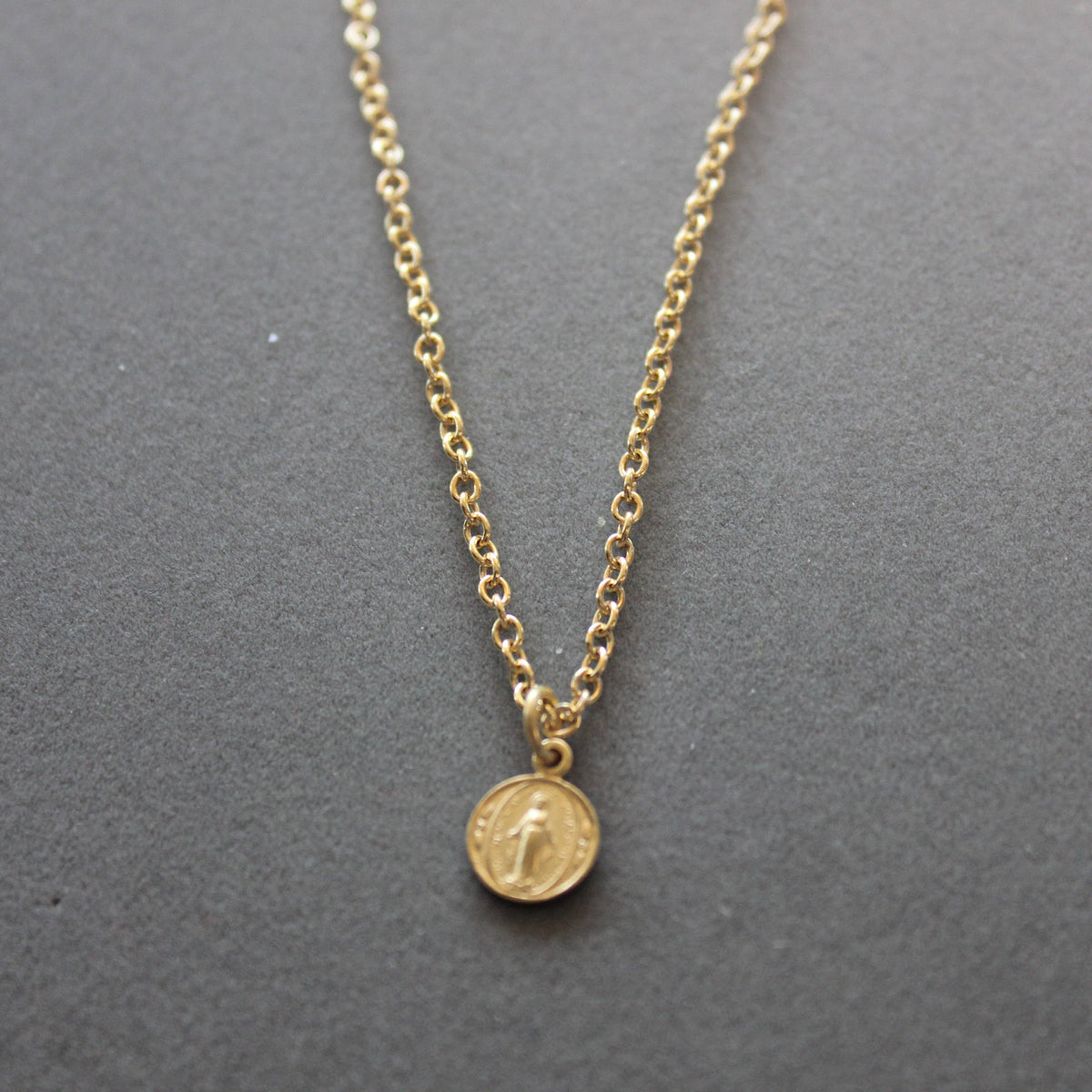 N0216 16" Mary Medal