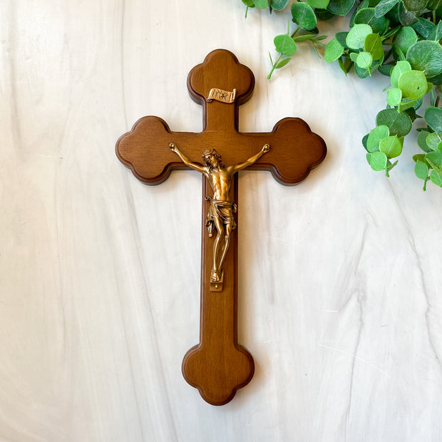 10" Walnut Cross with a Museum Gold Corpus