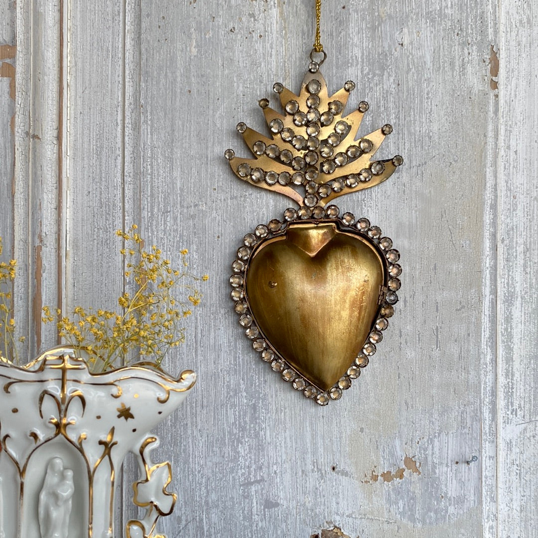 Hanging ex-voto heart box