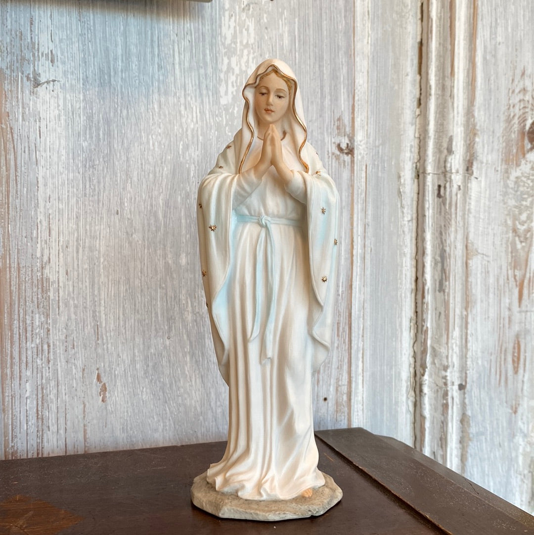 Praying Virgin in White with Gold 8"