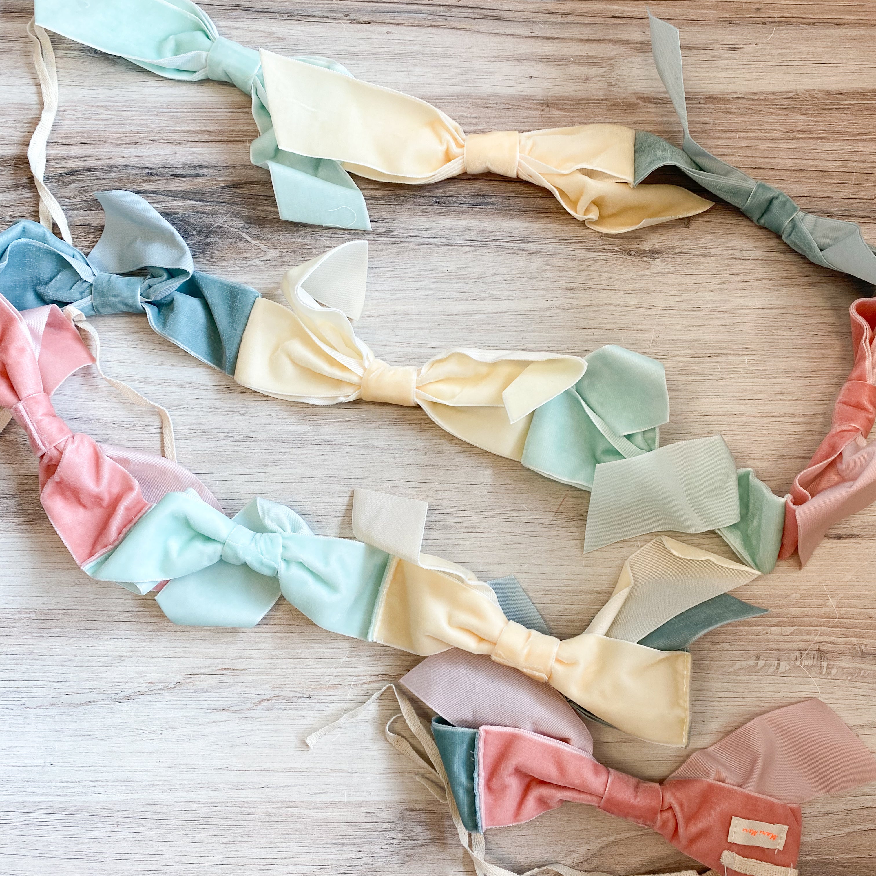 Velvet Bow Garland