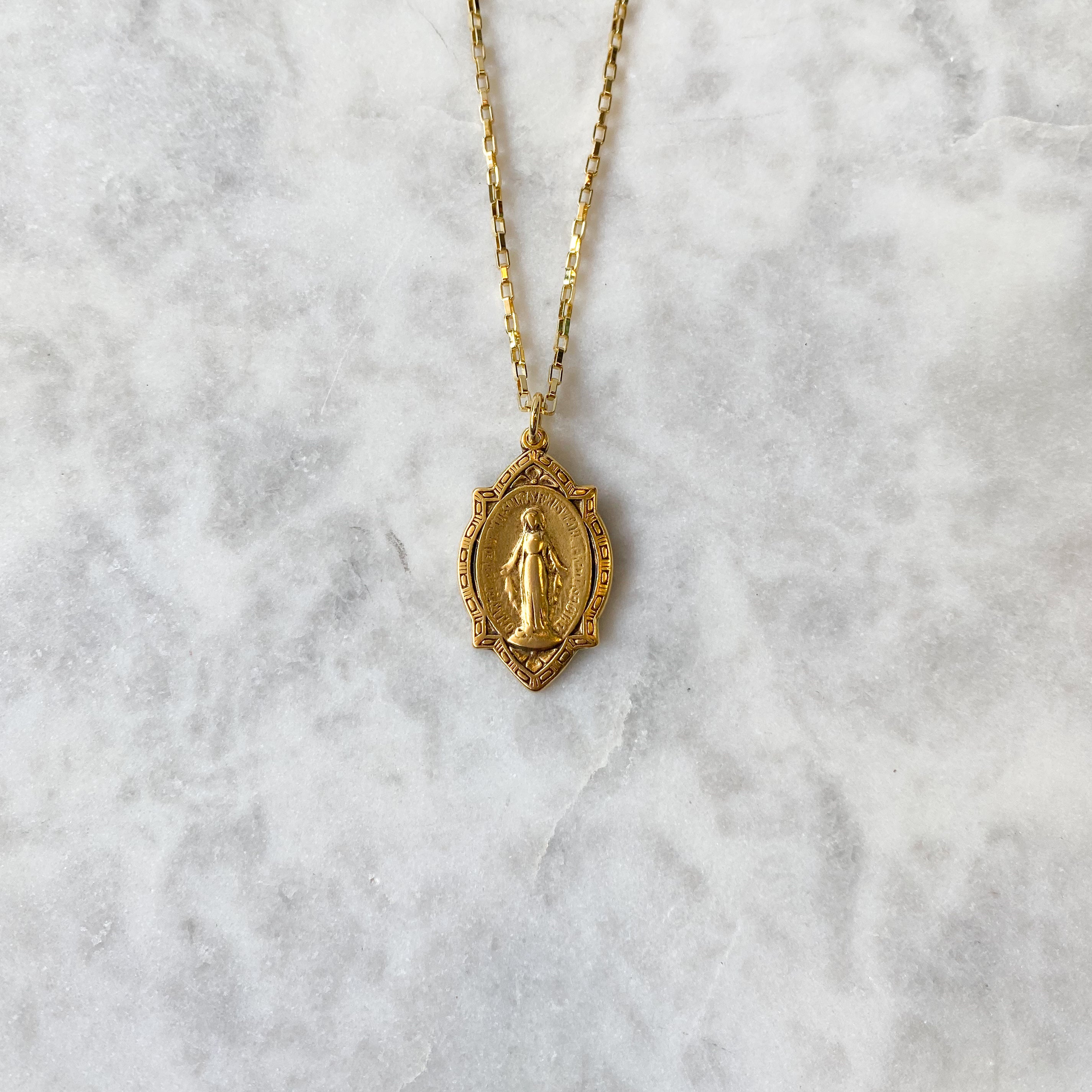 Unique Mary Pendant - Straight Bar Chain