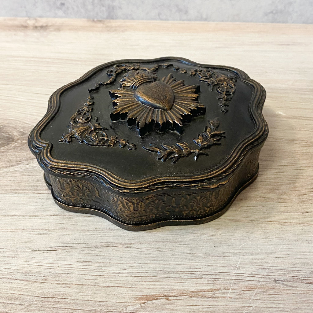 Black box Ex-voto Talisman