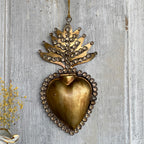 Hanging ex-voto heart box