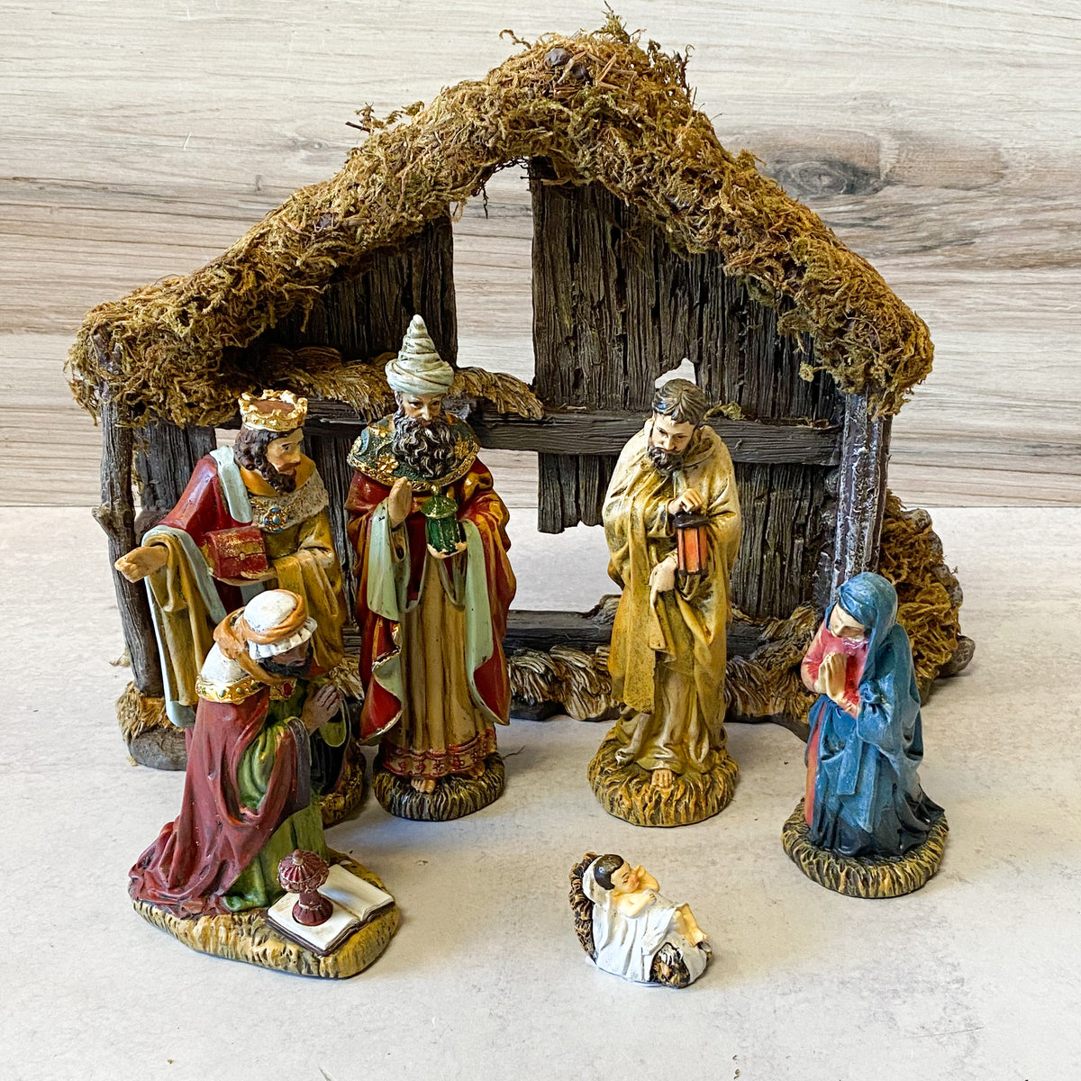 Nativity Set With Stable, 7-Piece Set