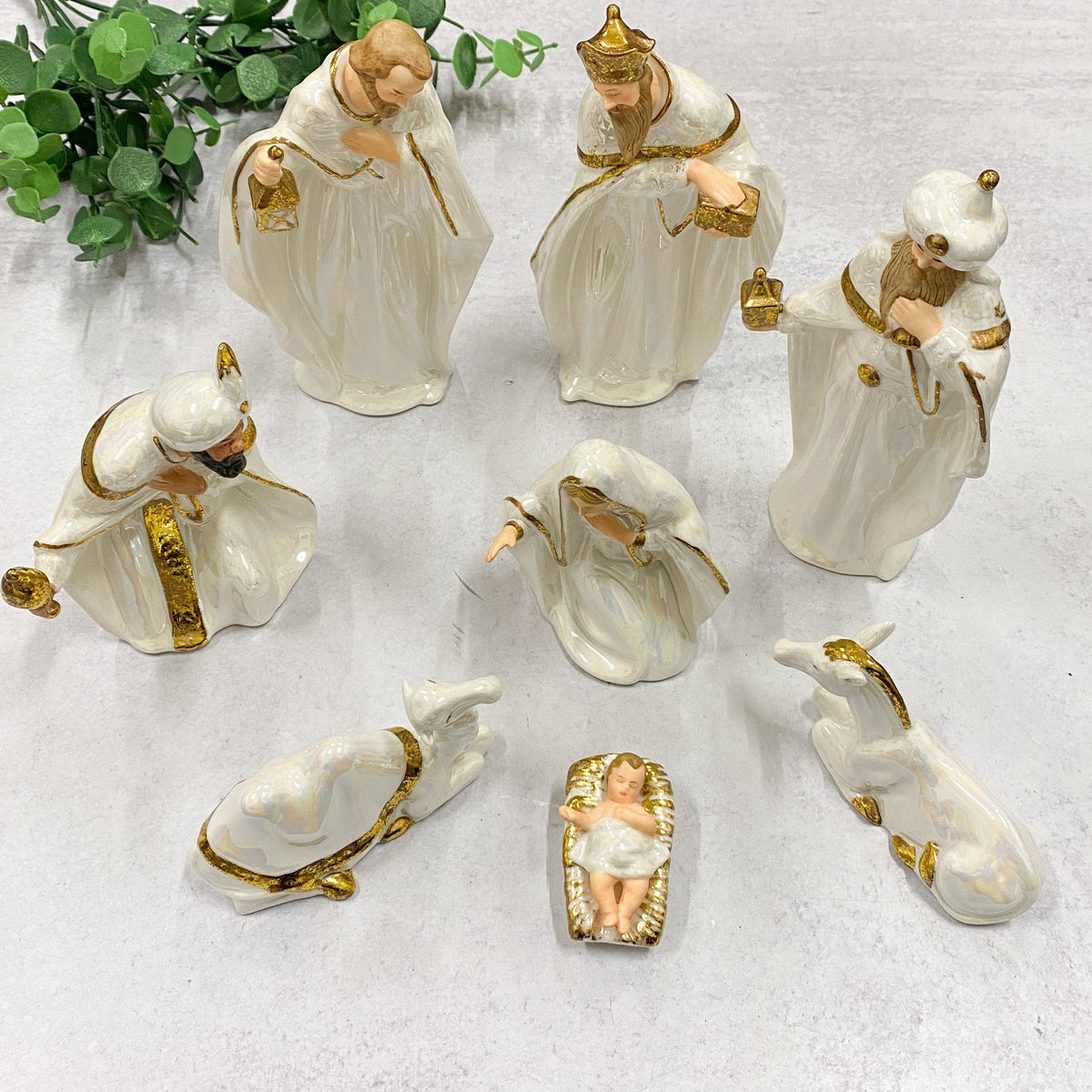 7.5" H 8 Piece ST White Nativity