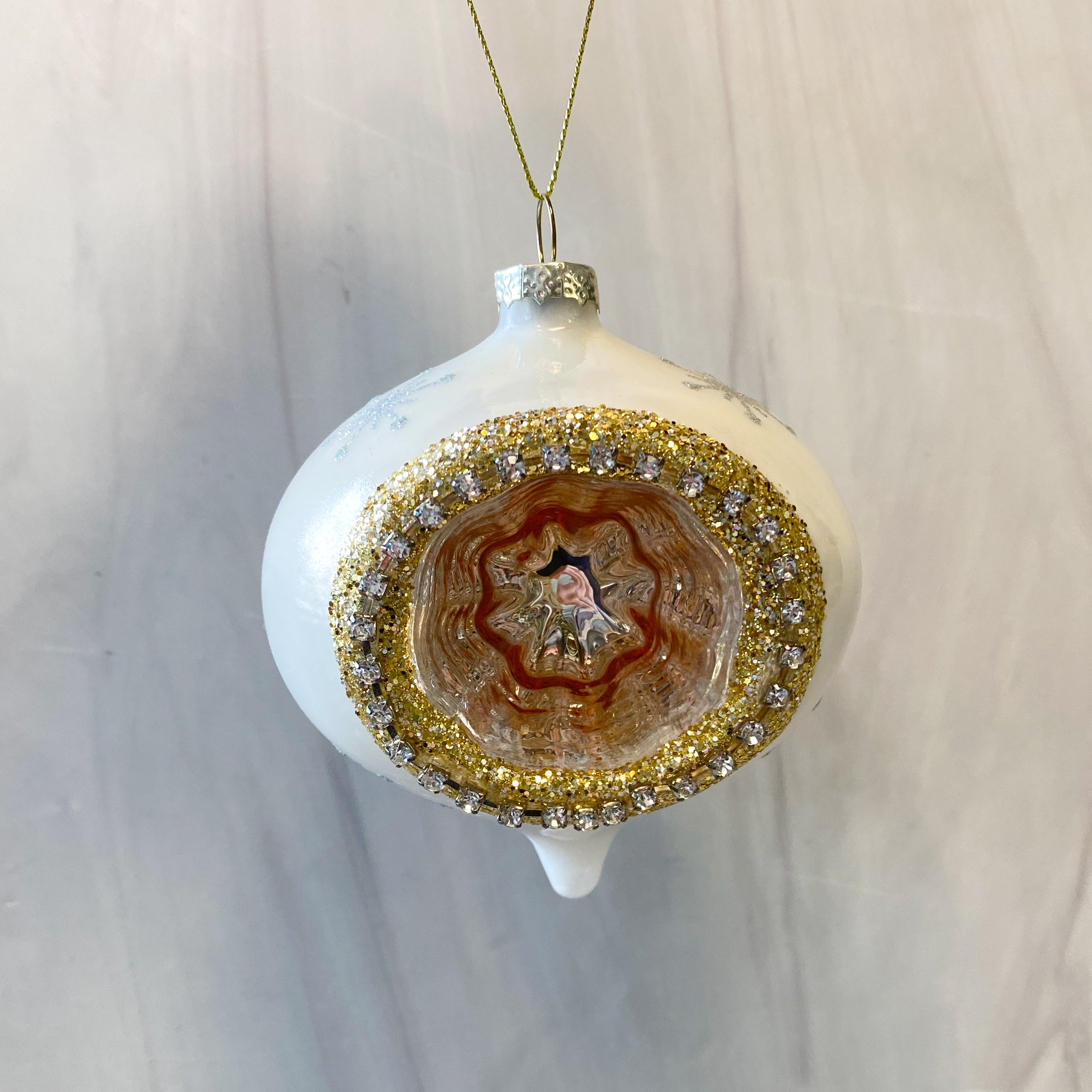 Ornament White Retro Reflectors