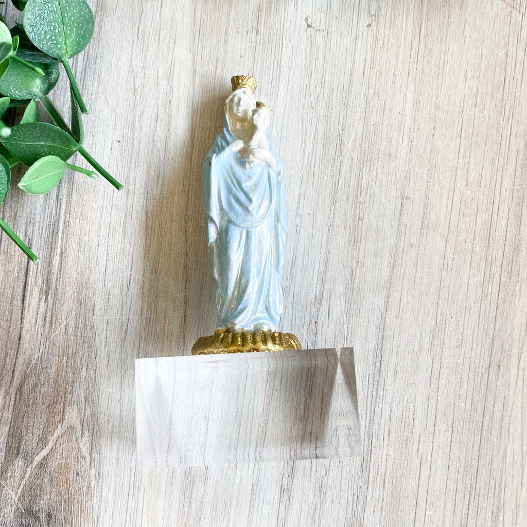 2x2 Acrylic Base Statue Asst