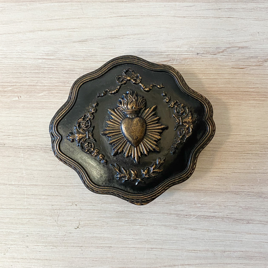 Black box Ex-voto Talisman