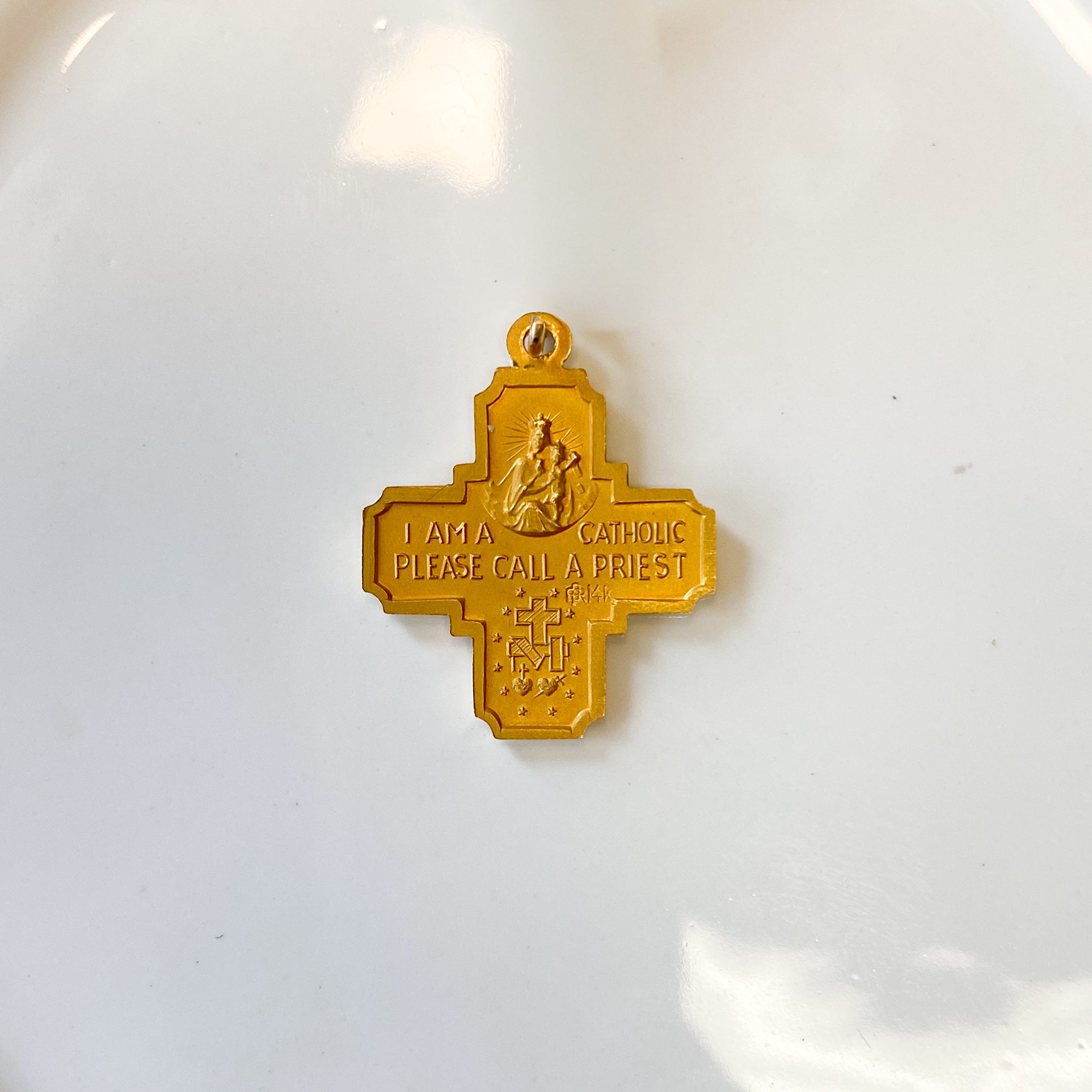 Four-Way Cross Medal 14KY 18x18 mm