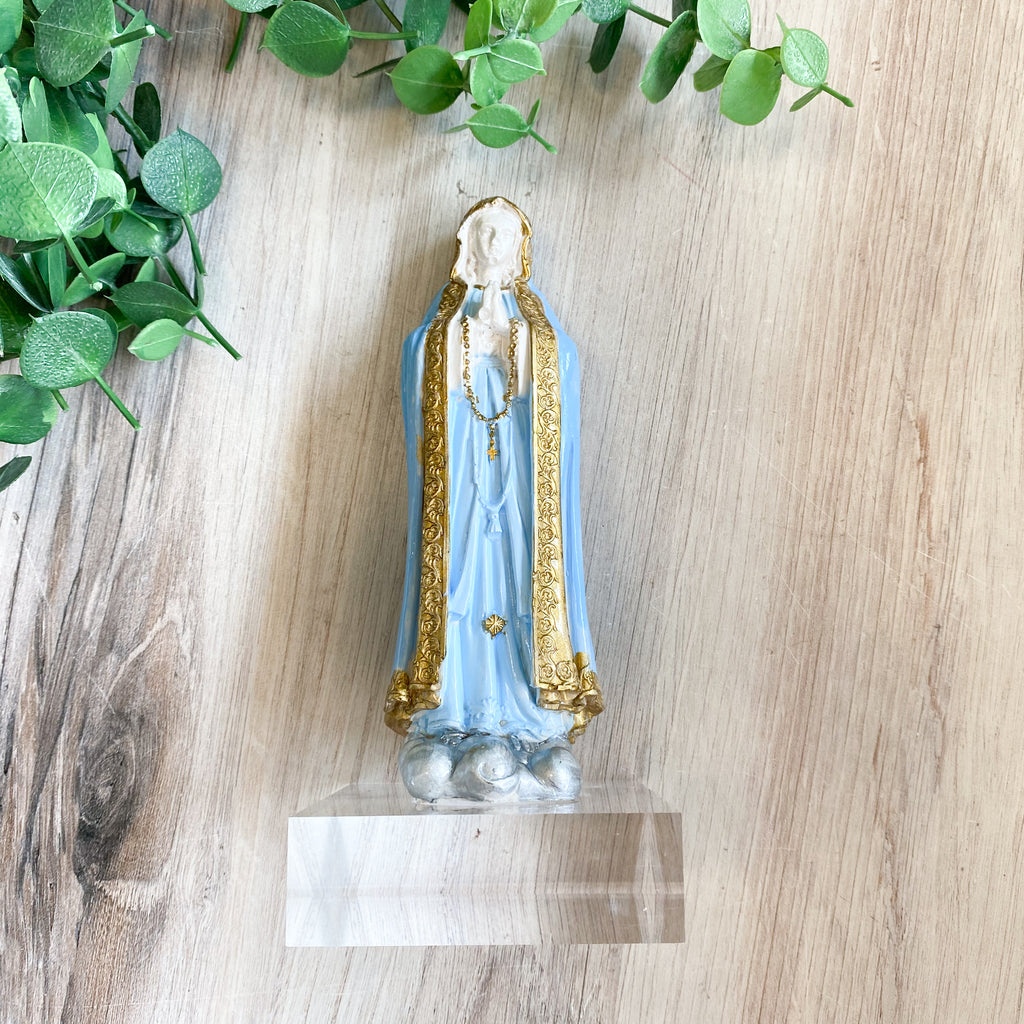 3x3 Acrylic Base Statue Asst