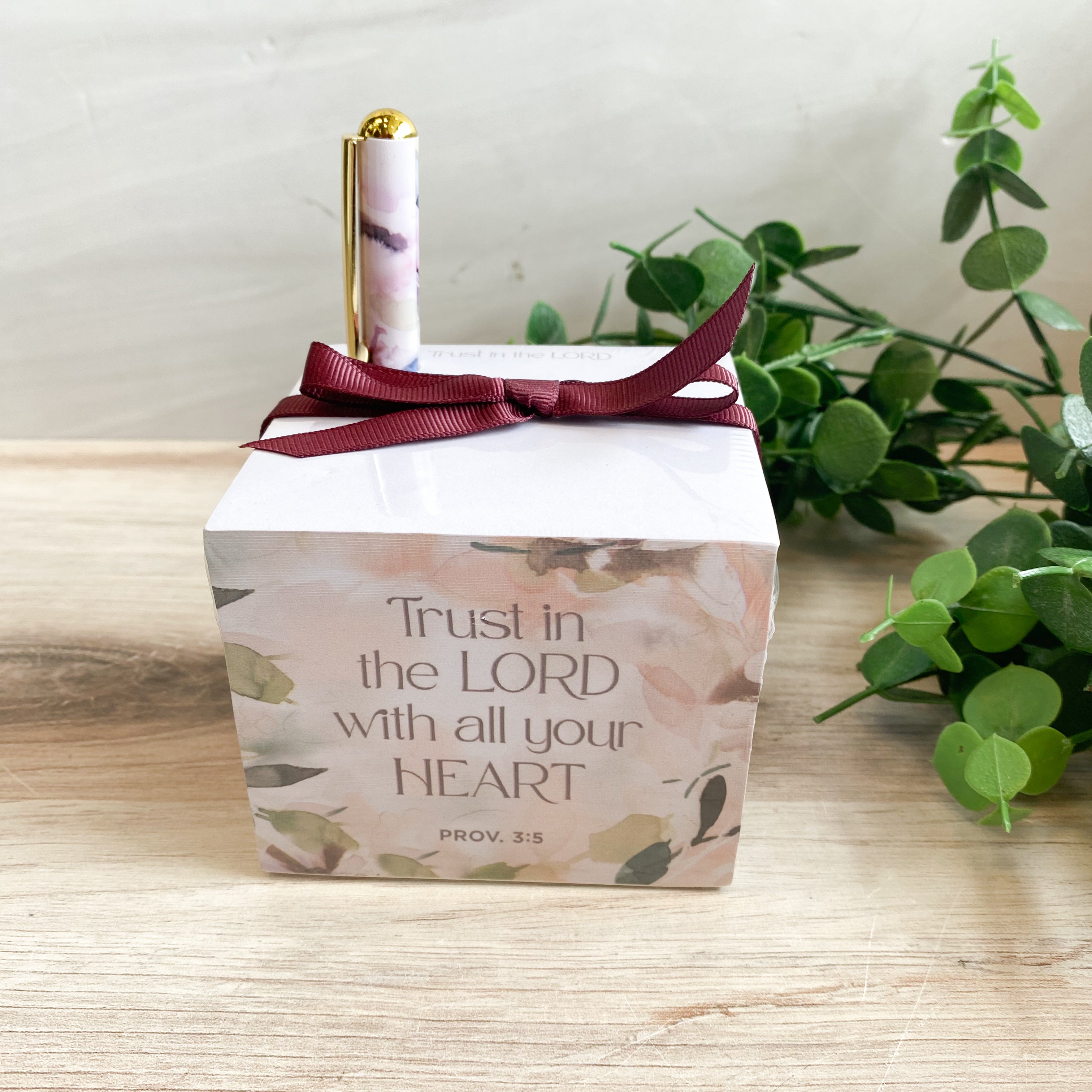 Note Block with Pen Trust in the Lord Prov. 3:5