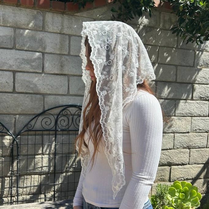 St Rebekah Veil  -White 