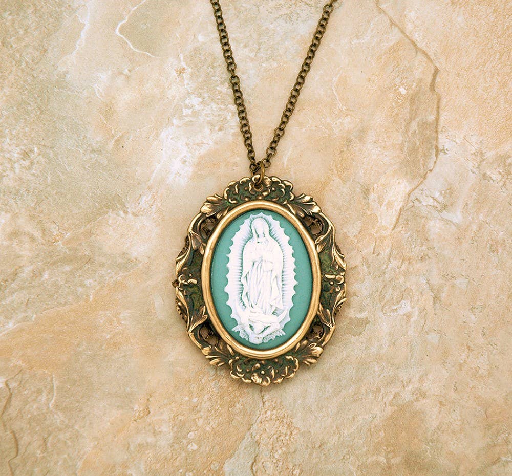 VCN6GD- Vintage Guadalupe Cameo Pendant Necklace