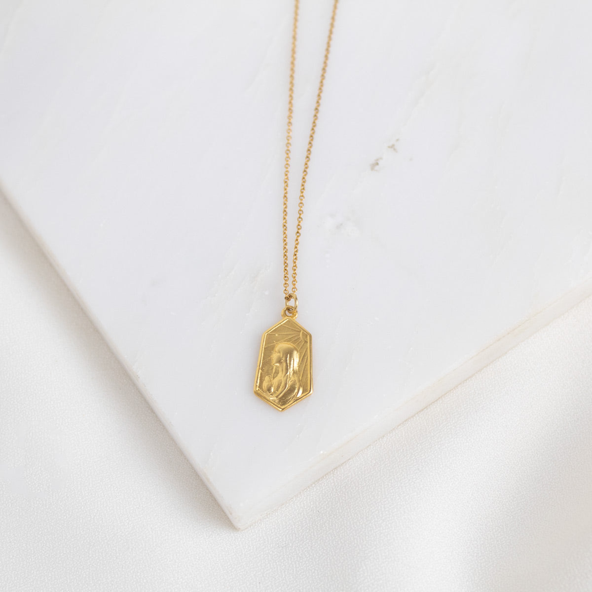 Our Lady of Fatima Necklace 18" + 3" Gold