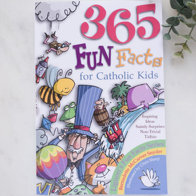 365 Fun Facts for Catholic Kids Children's books Crossroads Collective