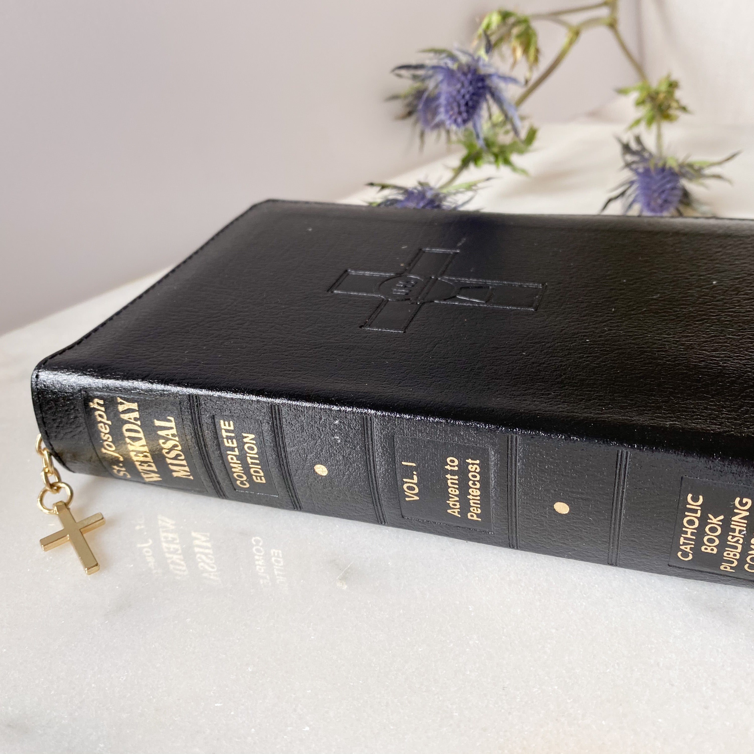 Weekday Missal, Volume 1 with Cover (Advent to Pentecost) Bibles & Missals Crossroads Collective