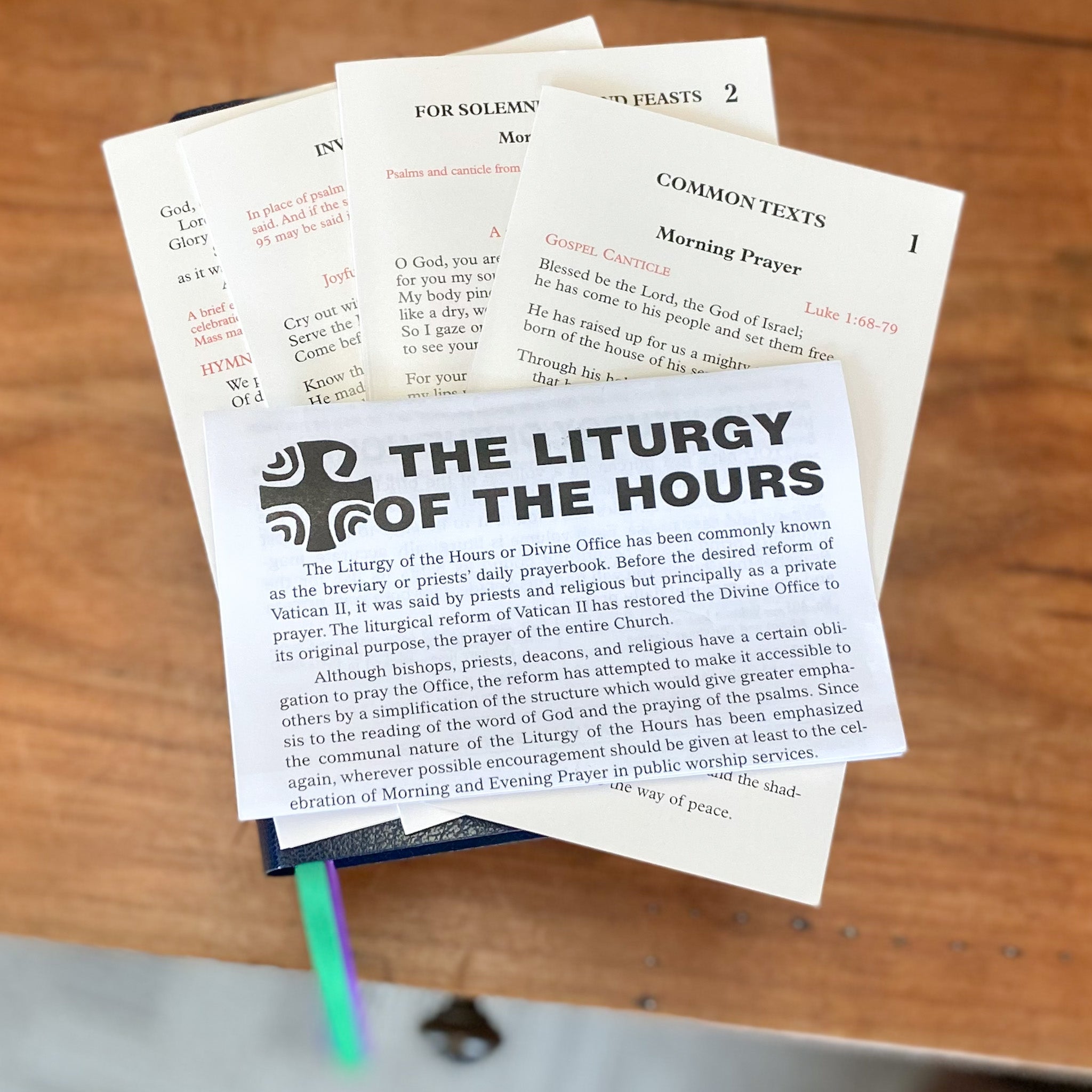 Liturgy Of The Hours (Vol. 1) Volume I: Advent Season And Christmas Season