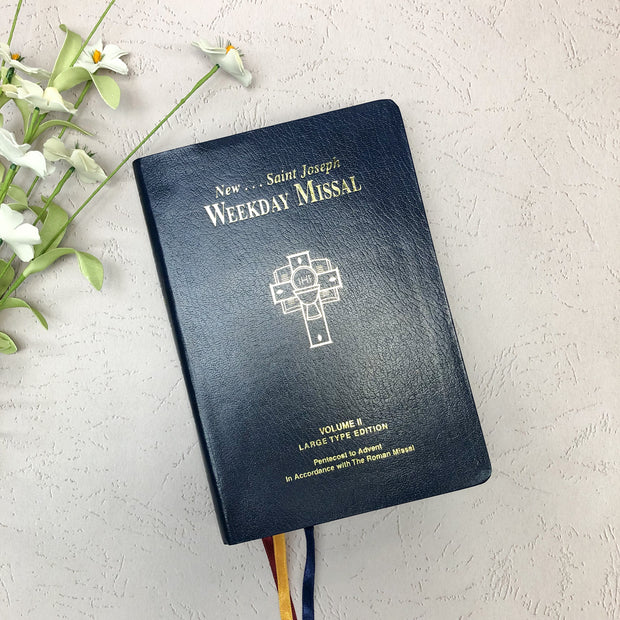 Weekday Missal, Volume 2, Large Print (Pentecost to Advent) Bibles & Missals Crossroads Collective