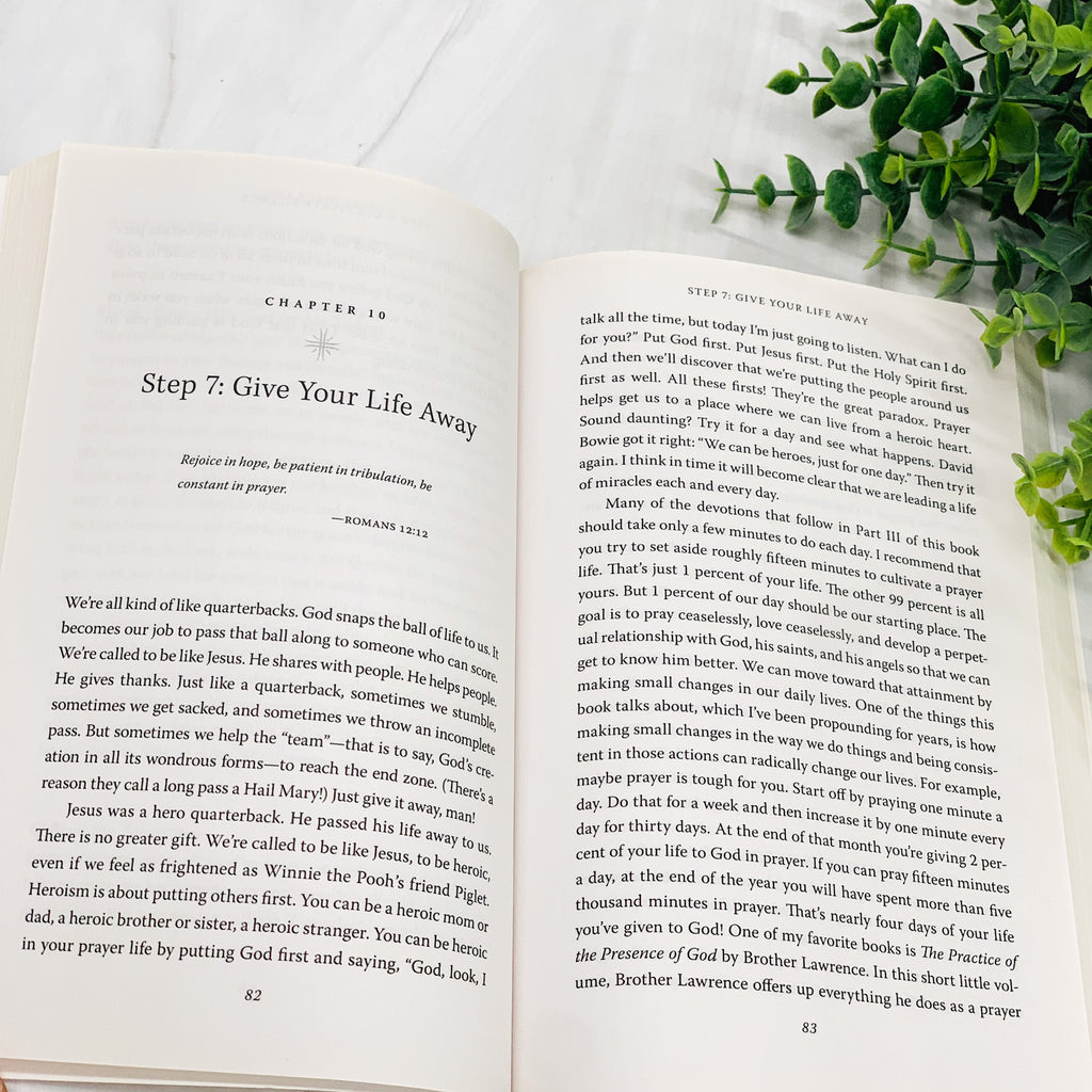 Life Everlasting: Catholic Devotions and Mysteries for the Everyday Seeker No Type Crossroads Collective