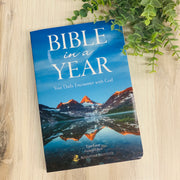 Bible in a Year: Your Daily Encounter with God Bibles & Missals Crossroads Collective