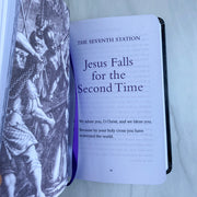 Pocket Guide to the Stations of the Cross Crossroads Collective