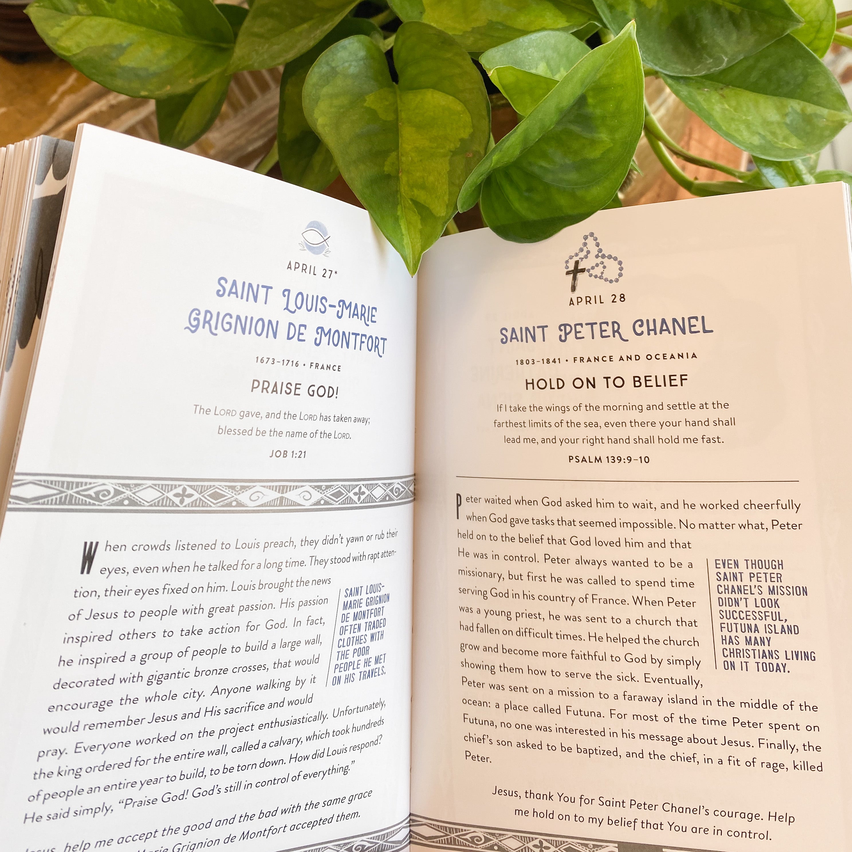 A Saint a Day: 365 True Stories of Faith and Heroism Crossroads Collective